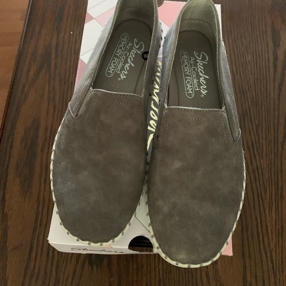 Skechers Womens brown slippers size 7.5 - Picture 4 of 5